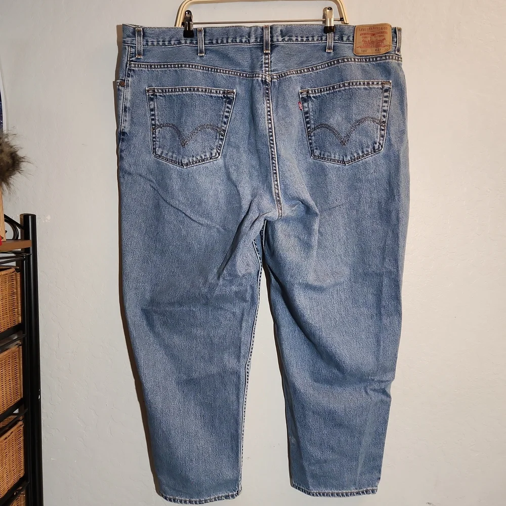 LEVI'S 560 Comfort Fit 48 Lightly Distressed Jeans